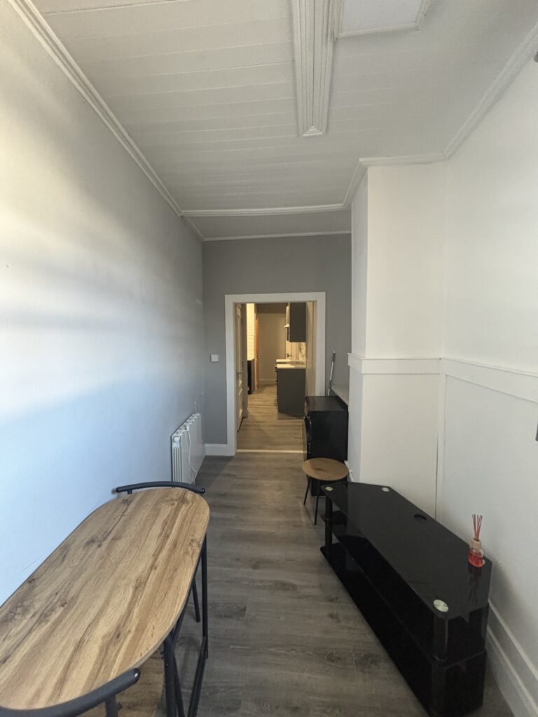 4b apt shop street (7)
